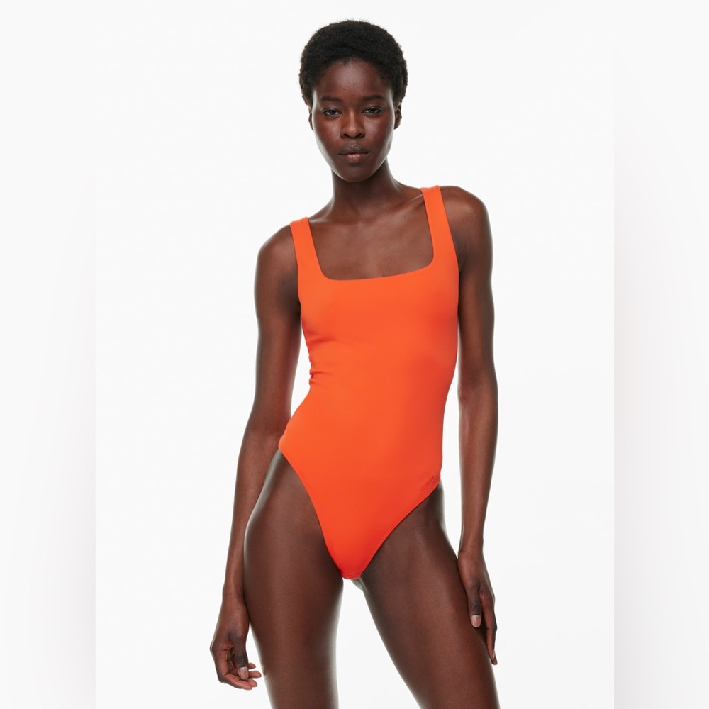 Aritzia Contour Squareneck Bodysuit